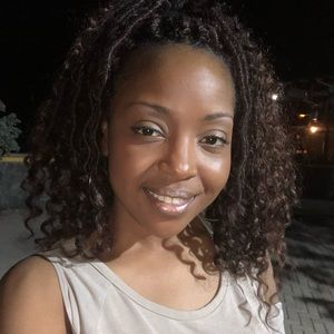 Meet your Posher, Carla